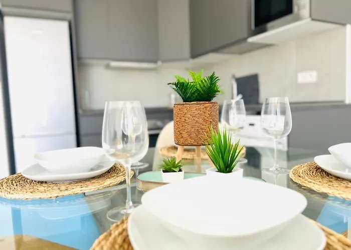 Linares - Playa De Cristianos 2 Bed * Los Cristianos (Tenerife)