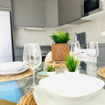 Linares - Playa De Cristianos 2 Bed * Los Cristianos (Tenerife)