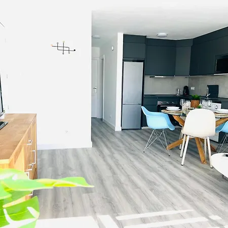 Linares - Playa De Cristianos 2 Bed Los Cristianos (Tenerife)